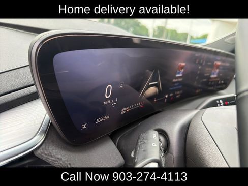 Used 2025 Buick Enclave Preferred AWD/4WD image 16