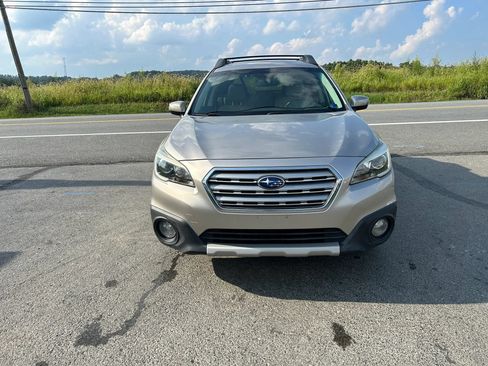 Used 2015 Subaru Outback 2.5i Limited AWD/4WD image 4