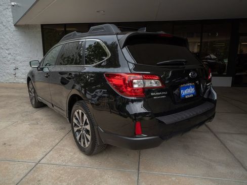 Used 2016 Subaru Outback 3.6R Limited AWD/4WD image 5