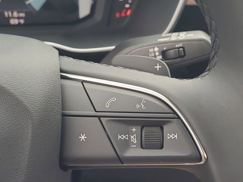 New 2025 Audi Q3 2.0T Premium image 12