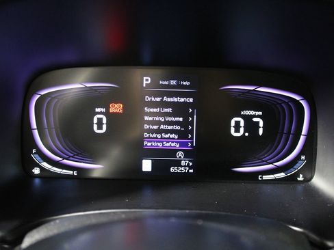 Used 2023 Kia Soul LX w/ LX Technology Package FWD image 22
