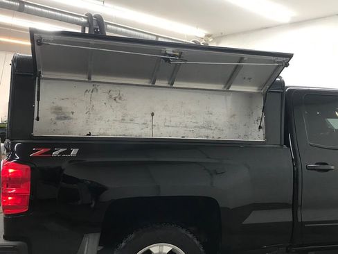 Used 2018 Chevrolet Silverado 1500 LT w/ All Star Edition image 33