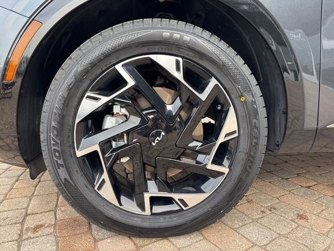 Used 2024 Kia Sportage SX image 9