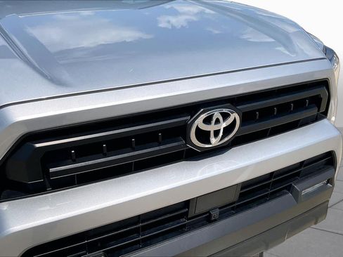 Used 2025 Toyota 4Runner SR5 AWD/4WD image 29