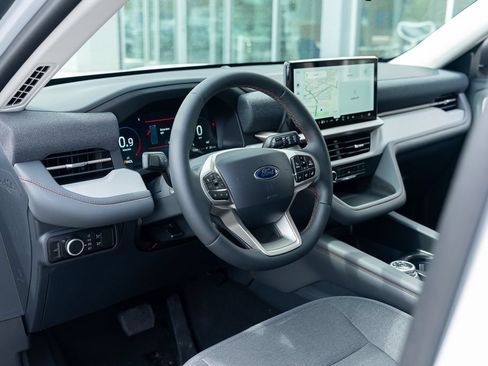 New 2026 Ford Explorer Active AWD/4WD image 9