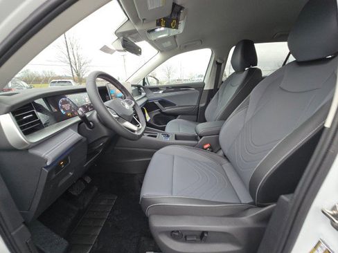 New 2026 Volkswagen Tiguan SE image 25