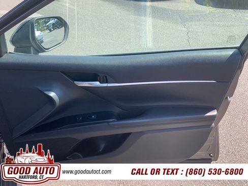Used 2019 Toyota Camry LE FWD image 12