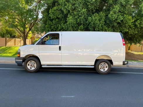 Used 2025 GMC Savana 2500 w/ Driver Convenience Package RWD image 39