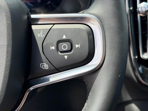 Certified 2026 Volvo XC40 B5 Plus AWD/4WD image 18