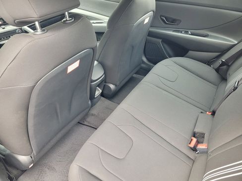 New 2025 Hyundai Elantra SEL image 12