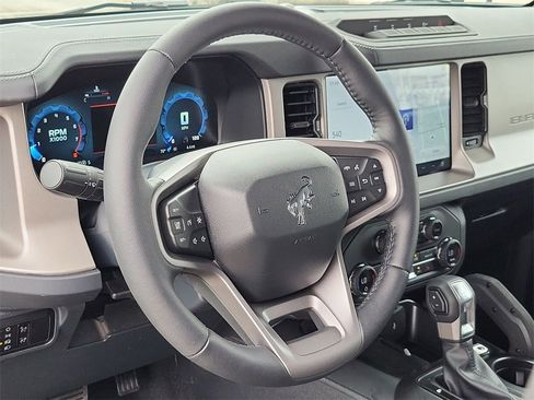 New 2025 Ford Bronco Outer Banks w/ Sasquatch Package image 11