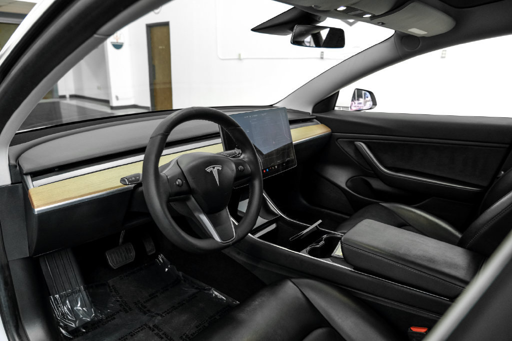 Used 2019 Tesla Model 3 Long Range RWD image 3