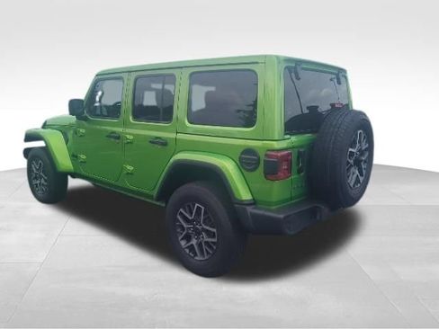 Used 2026 Jeep Wrangler Unlimited Sahara w/ Safety Group AWD/4WD image 9