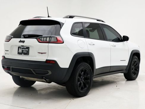 Used 2019 Jeep Cherokee Trailhawk w/ Cold Weather Group image 8