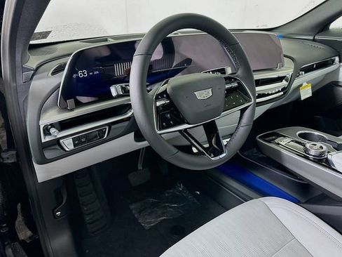 New 2025 Cadillac Lyriq Luxury image 6