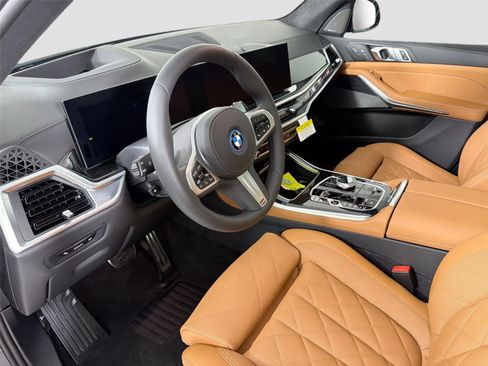 New 2026 BMW X5 xDrive50e AWD/4WD image 8