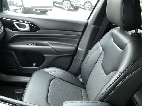 New 2026 Jeep Compass Latitude image 30