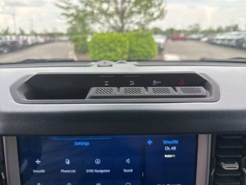 Used 2023 Ford Bronco Outer Banks image 15