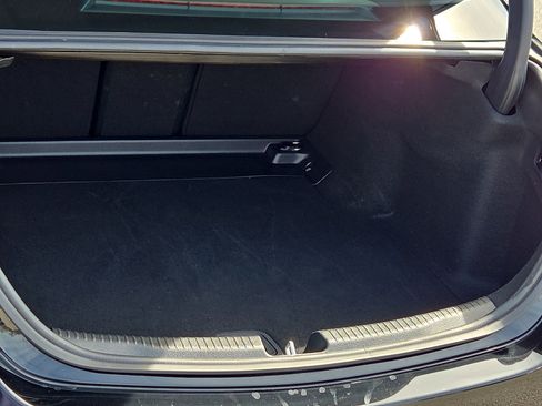 Used 2025 Mercedes-Benz C 300 Sedan image 9