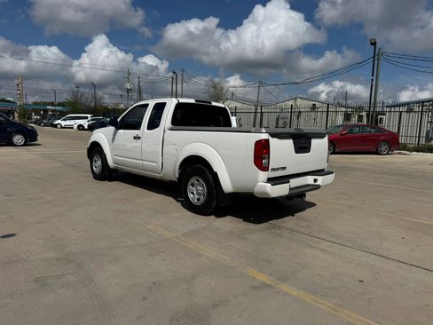 Used 2018 Nissan Frontier S image 5