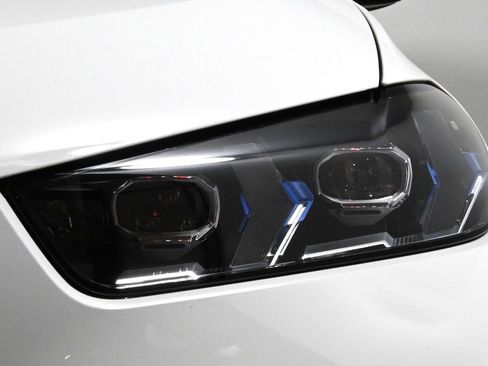 Used 2026 BMW X5 xDrive50e w/ M Sport Package image 11