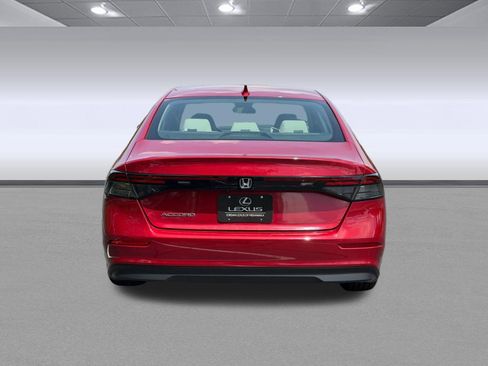 Used 2024 Honda Accord EX image 9