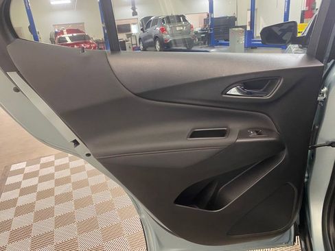 Used 2022 Chevrolet Equinox RS image 44