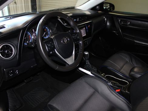 Used 2018 Toyota Corolla SE FWD image 21