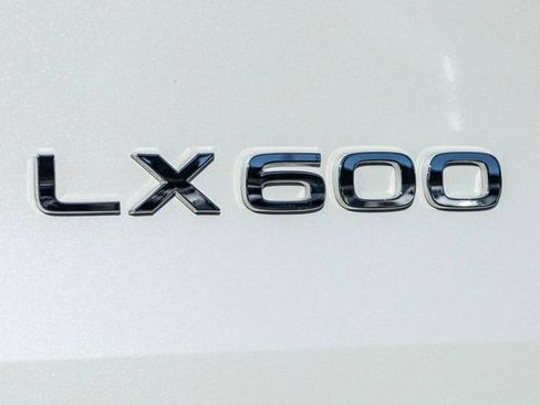 Used 2024 Lexus LX 600 4WD w/ Luxury Package image 5