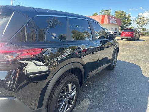 Used 2023 Nissan Rogue S FWD image 5