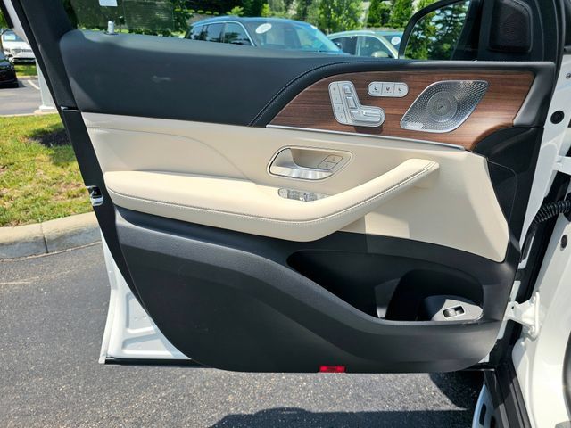 New 2026 Mercedes-Benz GLS 63 AMG 4MATIC image 21