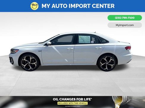 Used 2020 Volkswagen Passat 2.0T R-Line FWD image 4