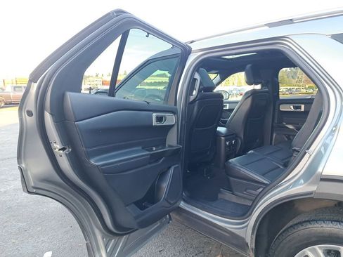 Used 2020 Ford Explorer Limited w/ Class III Trailer Tow Package image 12