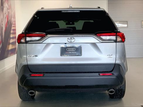 Used 2022 Toyota RAV4 XLE image 5