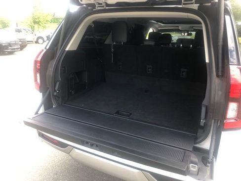 Used 2025 Ford Expedition Max Platinum w/ Driver's Package AWD/4WD image 9