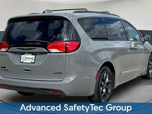 Used 2020 Chrysler Pacifica Limited w/ Advanced Safetytec Group image 7
