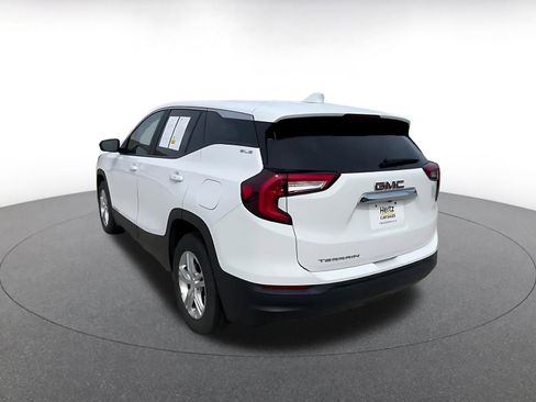 Used 2024 GMC Terrain SLE FWD image 11
