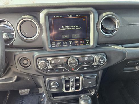 Used 2022 Jeep Wrangler Unlimited Sahara w/ Cold Weather Group image 19