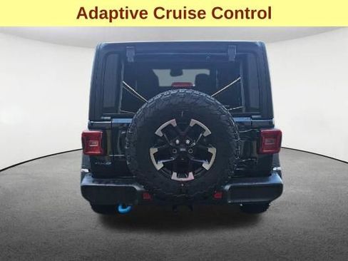 Used 2025 Jeep Wrangler Unlimited Rubicon 4xe w/ Convenience Group AWD/4WD image 7