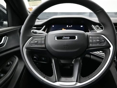 New 2025 Jeep Grand Cherokee L Altitude image 22