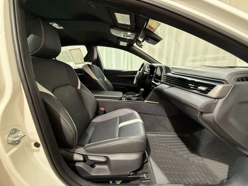 Certified 2025 Toyota Camry SE FWD image 18