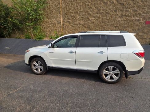 Used 2013 Toyota Highlander Limited AWD/4WD image 4