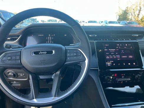 New 2025 Jeep Grand Cherokee Laredo image 25