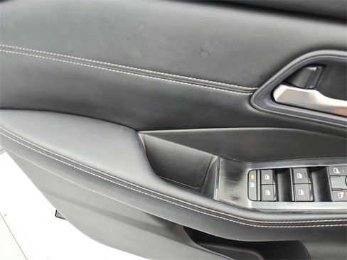 Used 2024 Nissan Rogue SV w/ SV Premium Package image 36