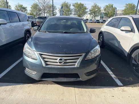 Used 2015 Nissan Sentra SV image 2