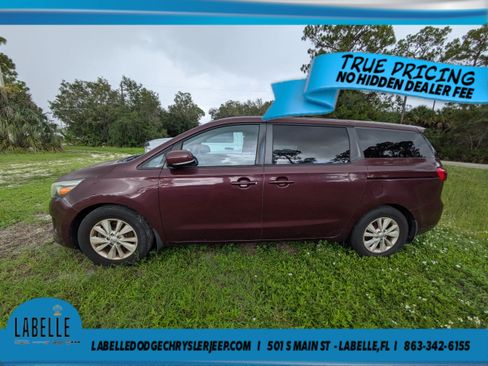 Used 2017 Kia Sedona LX FWD image 5