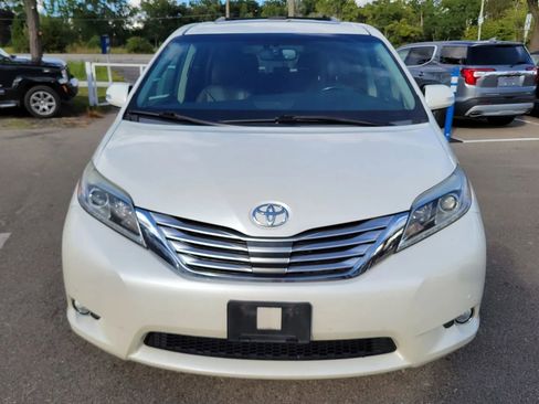 Used 2017 Toyota Sienna Limited Premium w/ Advanced Technology Package FWD image 9