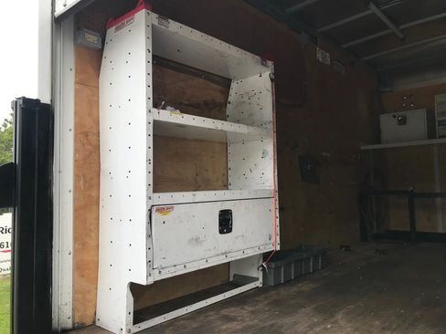 Used 2016 Ford F550 2WD Regular Cab Super Duty image 31