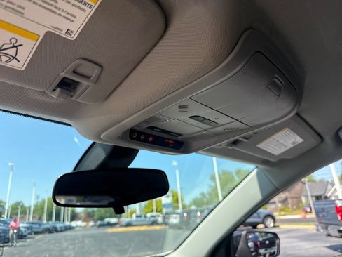 Used 2019 Chevrolet Equinox LT FWD image 41