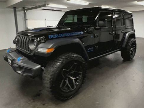Used 2024 Jeep Wrangler Unlimited Rubicon 4xe w/ Convenience Group image 4